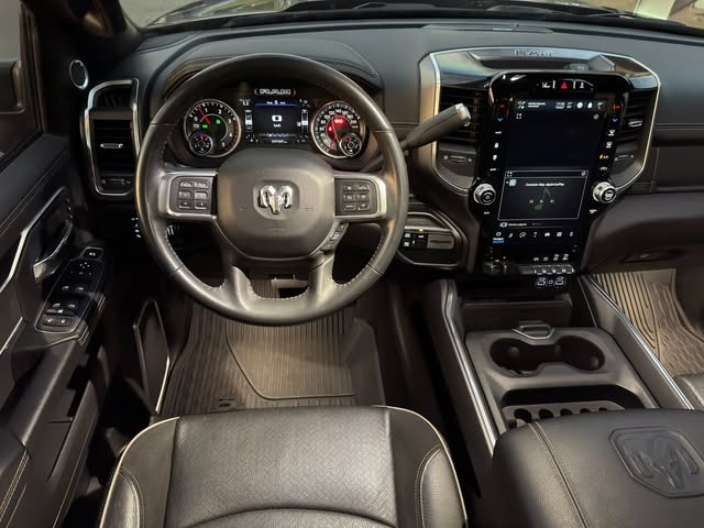 RAM 3500 NIGHT EDITION - Imagem 10