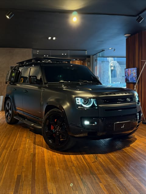 LAND ROVER DEFENDER - Imagem 1