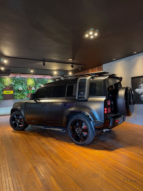 LAND ROVER DEFENDER - Imagem 3