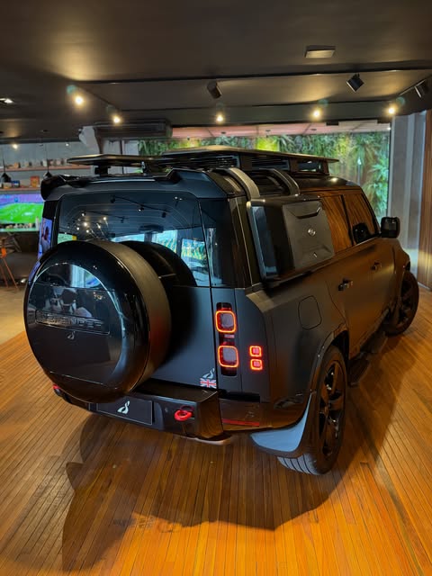 LAND ROVER DEFENDER - Imagem 4