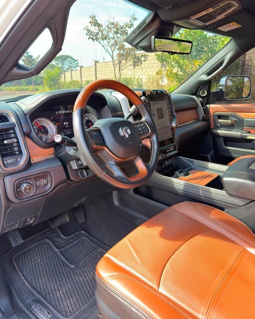 RAM 3500 LONGHORN LIMITED - Imagem 6