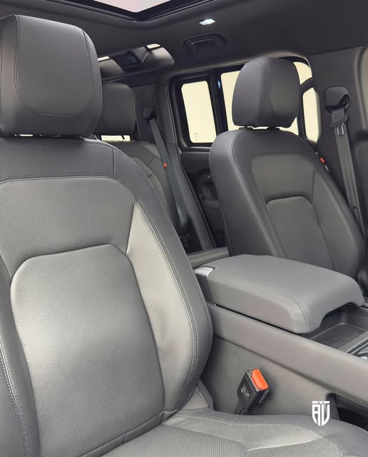 LAND ROVER DEFENDER D300 SE X-DYNAMIC - Imagem 13