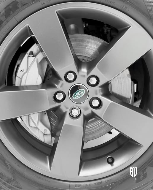 LAND ROVER DEFENDER D300 SE X-DYNAMIC - Imagem 6