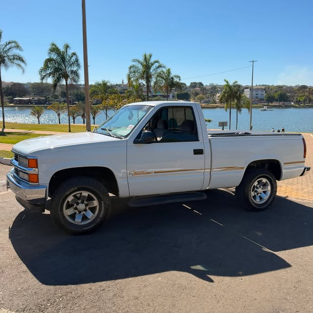 CHEVROLET SILVERADO - Imagem 1
