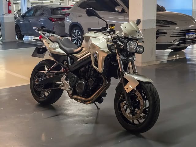 BMW F 800 R - Imagem 1