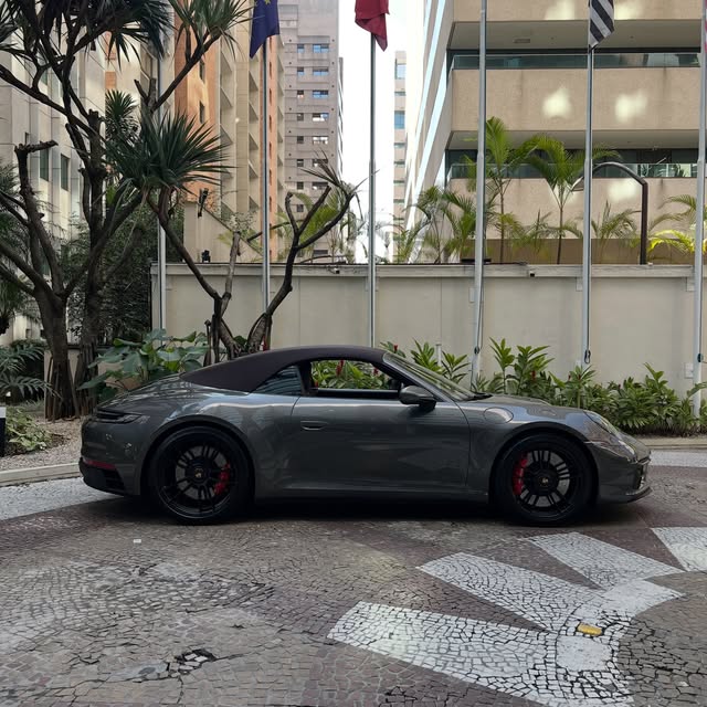 PORSCHE 911 CARRERA GTS - Imagem 4