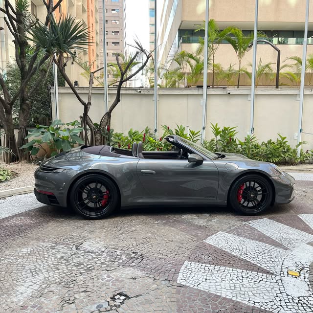 PORSCHE 911 CARRERA GTS - Imagem 5