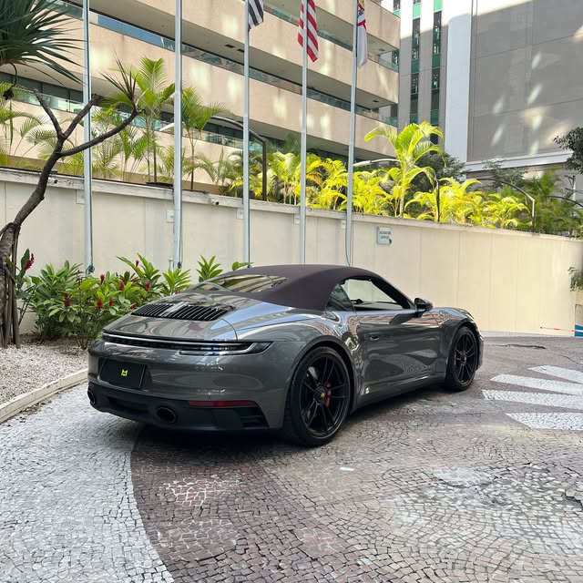 PORSCHE 911 CARRERA GTS - Imagem 6