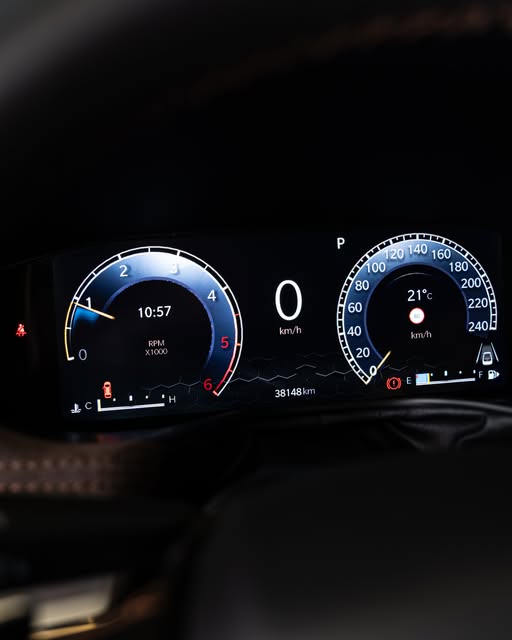 JEEP COMMANDER OVERLAND TD380 - Imagem 4
