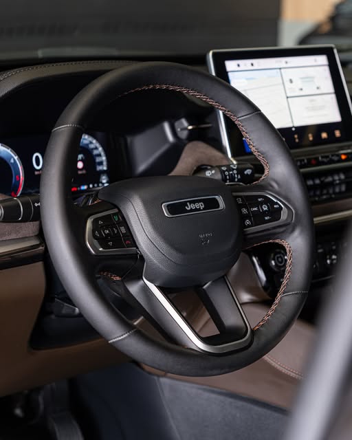 JEEP COMMANDER OVERLAND TD380 - Imagem 5