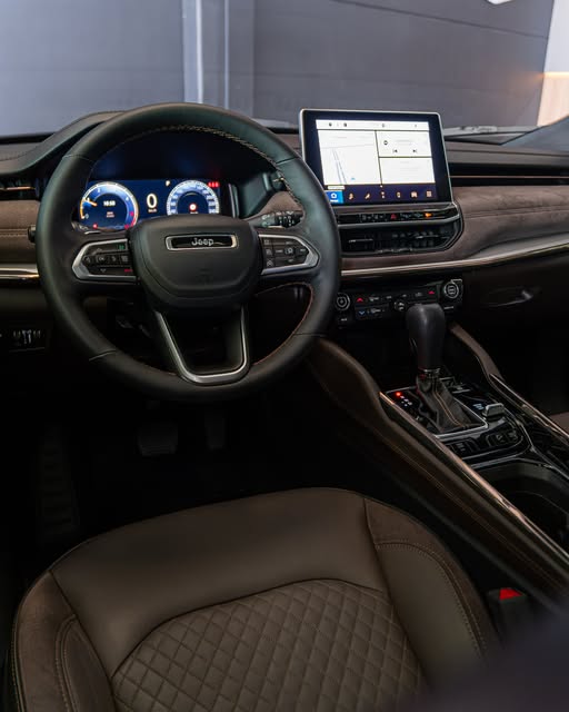 JEEP COMMANDER OVERLAND TD380 - Imagem 6