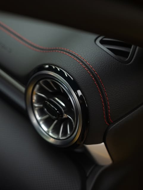 MERCEDES-BENZ CLA 35 AMG - Imagem 14
