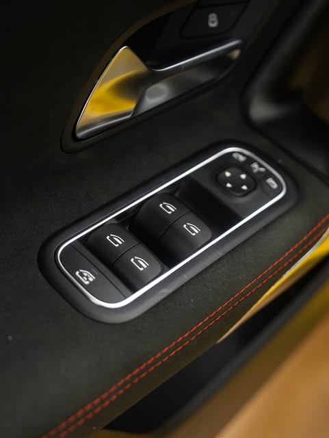 MERCEDES-BENZ CLA 35 AMG - Imagem 16