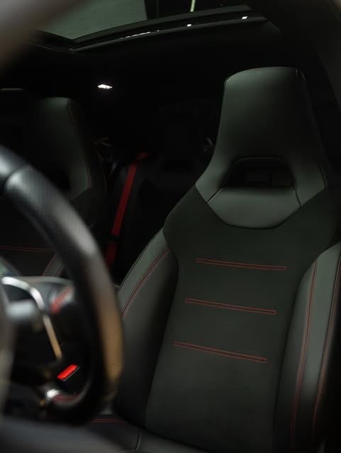 MERCEDES-BENZ CLA 35 AMG - Imagem 18