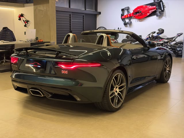JAGUAR F-TYPE P300 R-DYNAMIC - Imagem 4
