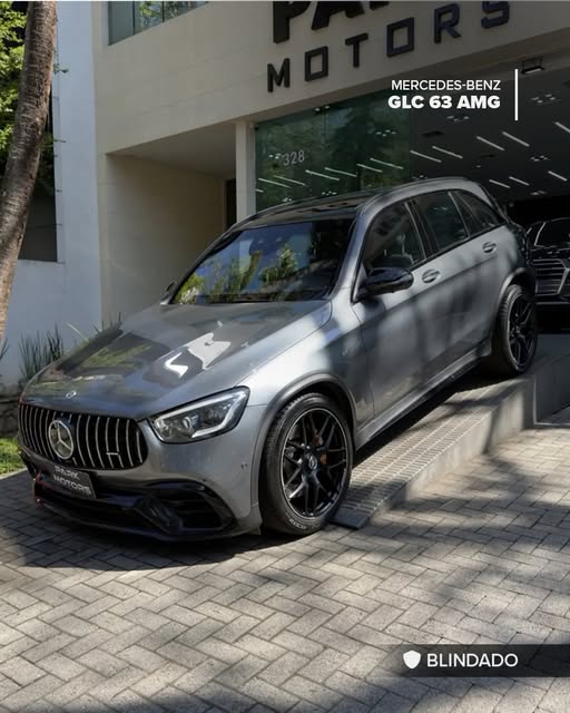 MERCEDES-BENZ GLC 63 AMG - Imagem 1