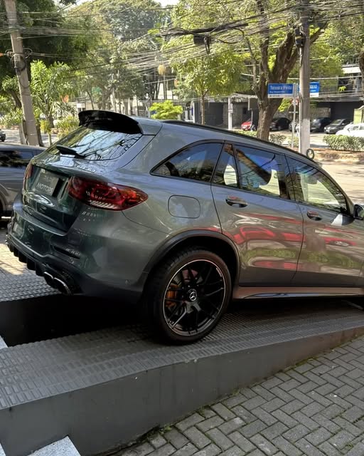 MERCEDES-BENZ GLC 63 AMG - Imagem 5