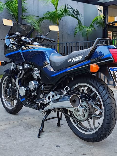 HONDA CBX 750 F - Imagem 11