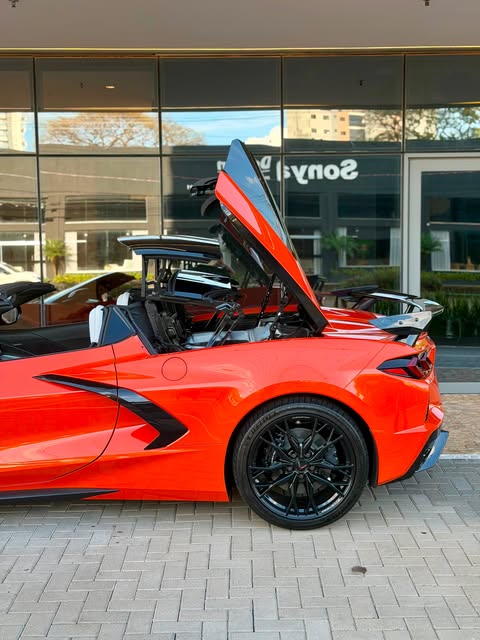CHEVROLET CORVETTE STINGRAY 1LT - Imagem 11