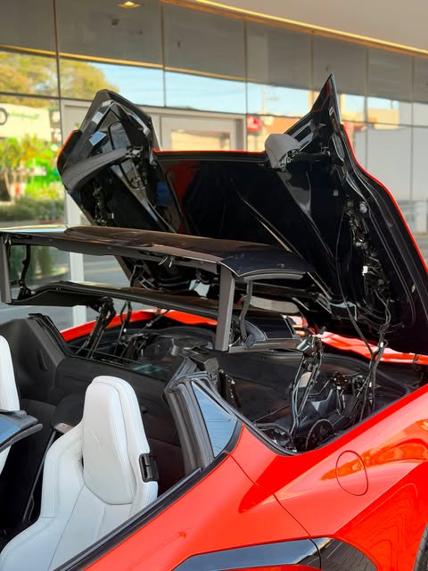 CHEVROLET CORVETTE STINGRAY 1LT - Imagem 12