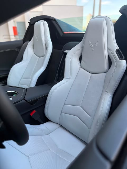 CHEVROLET CORVETTE STINGRAY 1LT - Imagem 10