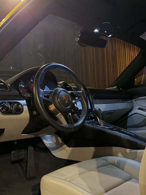 PORSCHE 718 CAYMAN STYLE EDITION - Imagem 8