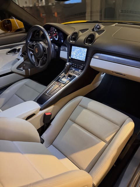 PORSCHE 718 CAYMAN STYLE EDITION - Imagem 9