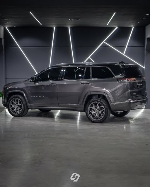 JEEP COMMANDER OVERLAND - Imagem 3