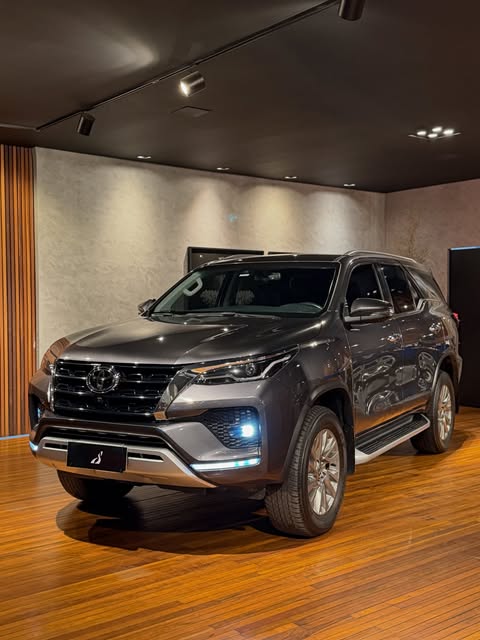 TOYOTA HILUX SW4 SRX - Imagem 1