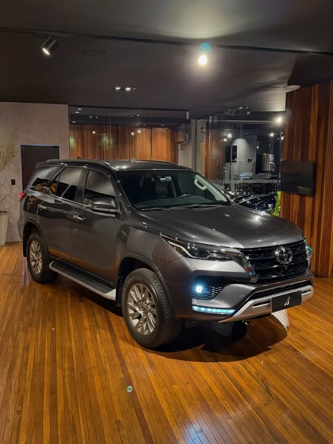 TOYOTA HILUX SW4 SRX - Imagem 2