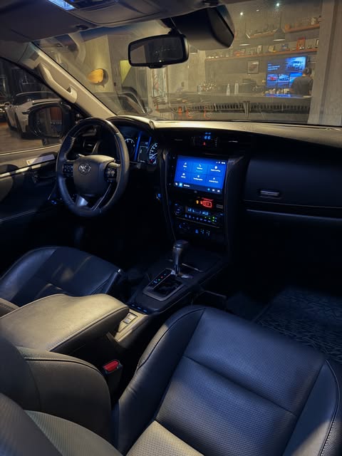 TOYOTA HILUX SW4 SRX - Imagem 13