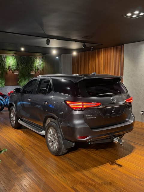 TOYOTA HILUX SW4 SRX - Imagem 4