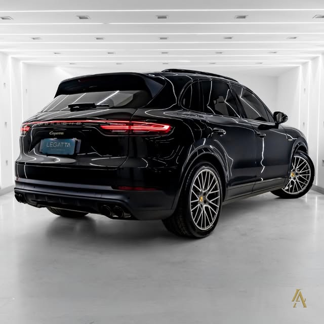PORSCHE CAYENNE E-HYBRID PLATINUM EDITION - Imagem 2