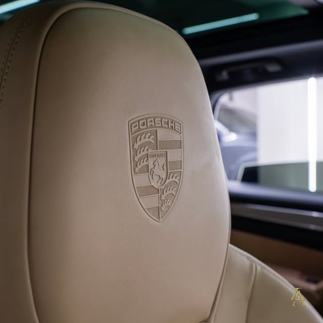 PORSCHE CAYENNE E-HYBRID PLATINUM EDITION - Imagem 14