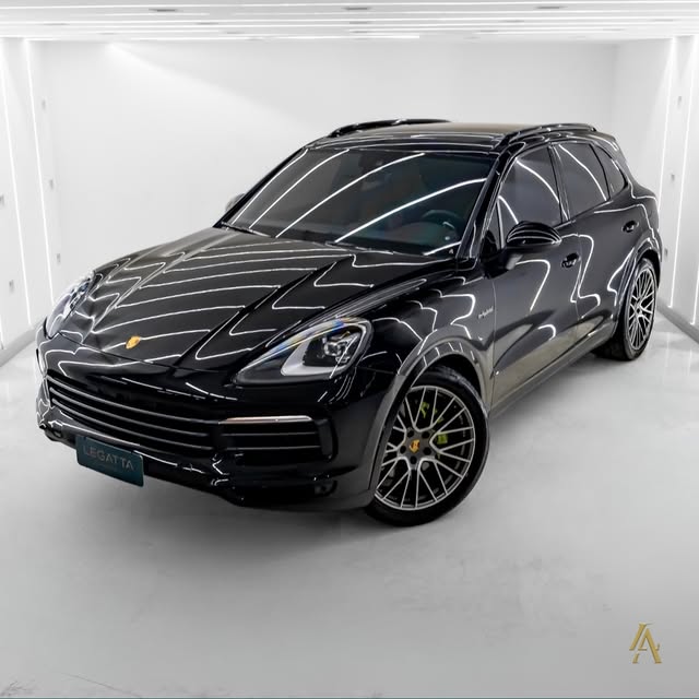 PORSCHE CAYENNE E-HYBRID PLATINUM EDITION - Imagem 17