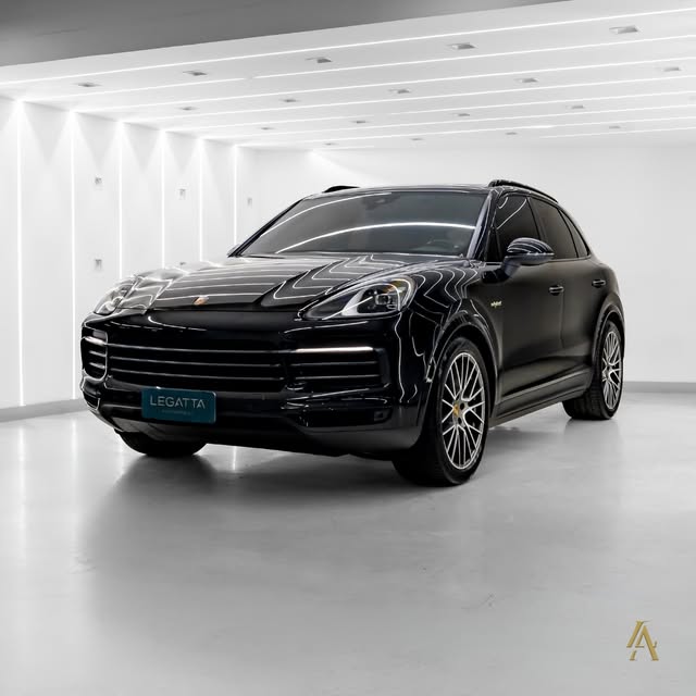 PORSCHE CAYENNE E-HYBRID PLATINUM EDITION - Imagem 3