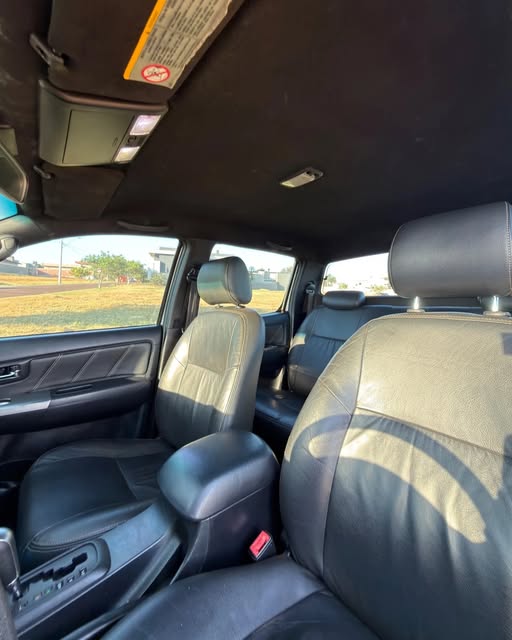 TOYOTA HILUX SRV - Imagem 7