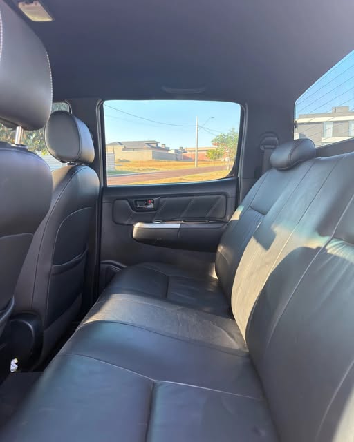 TOYOTA HILUX SRV - Imagem 8