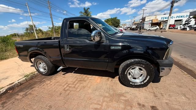 FORD F-250 XLT - Imagem 1