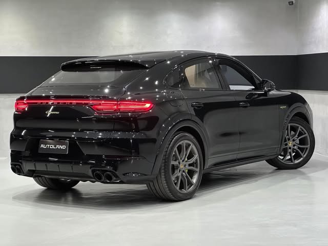 PORSCHE CAYENNE HYBRID COUPÉ - Imagem 4