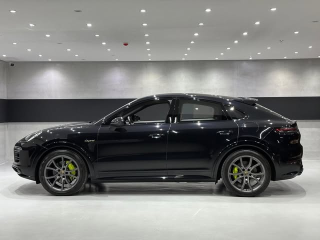 PORSCHE CAYENNE HYBRID COUPÉ - Imagem 10
