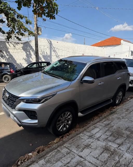 TOYOTA HILUX SRX - Imagem 1