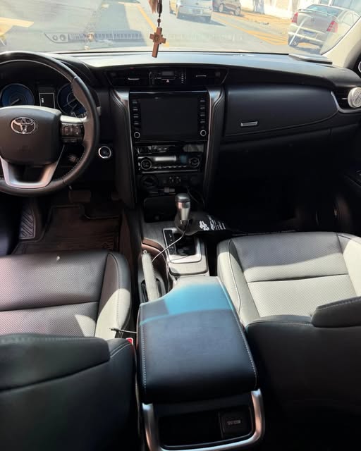 TOYOTA HILUX SRX - Imagem 5