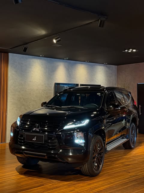 MITSUBISHI PAJERO SPORT LEGEND BLACK - Imagem 1