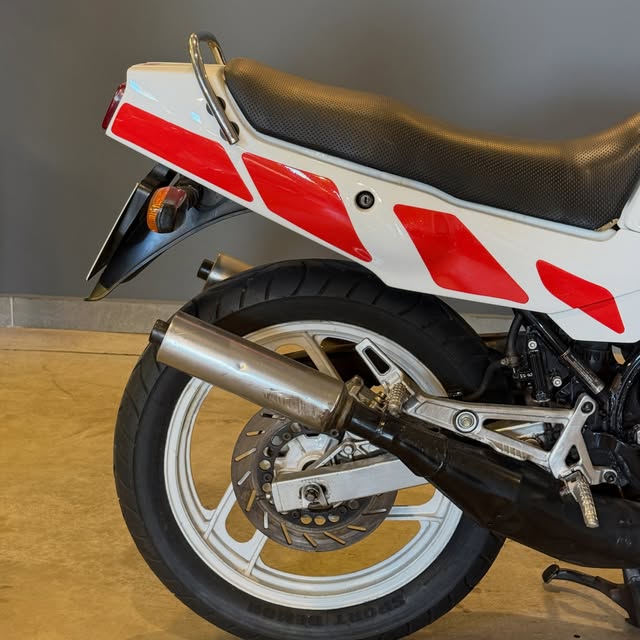 YAMAHA RD 350 - Imagem 4