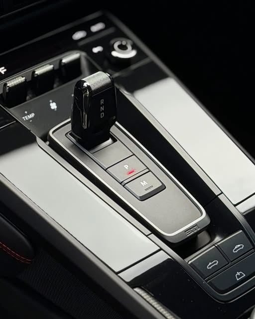 PORSCHE 911 CARRERA GTS - Imagem 6
