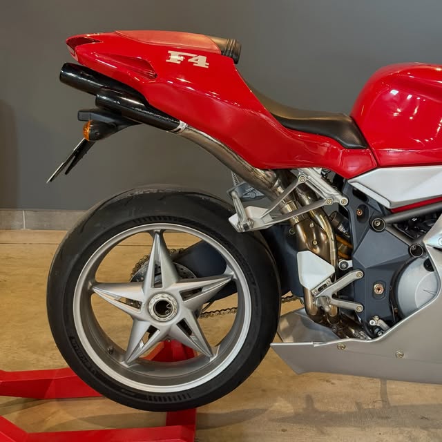 MV AGUSTA F4 - Imagem 8