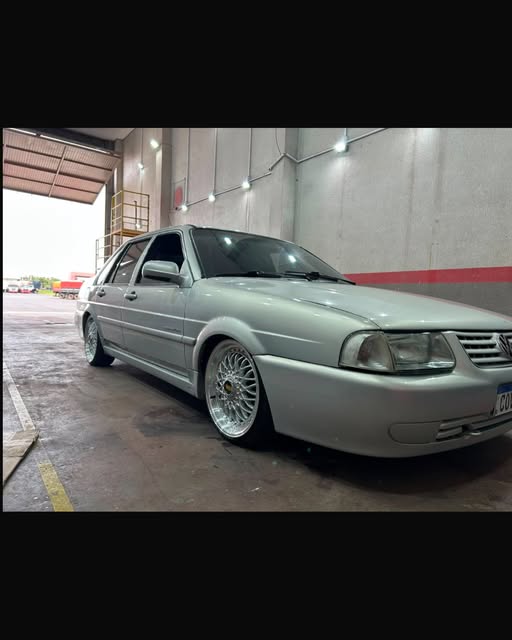 VOLKSWAGEN SANTANA - Imagem 4
