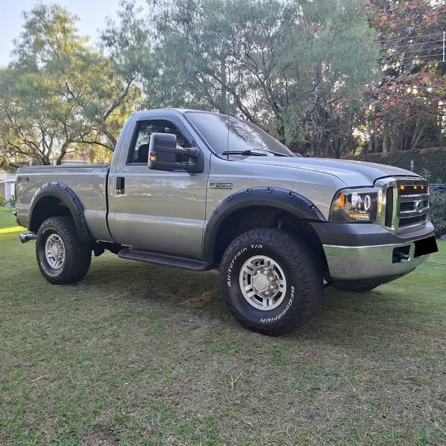 FORD F-250 XLT-L - Imagem 1