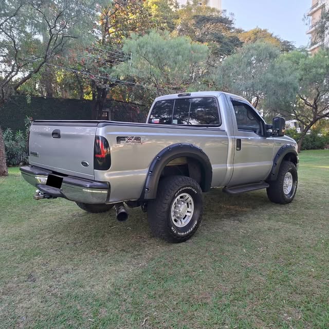 FORD F-250 XLT-L - Imagem 4